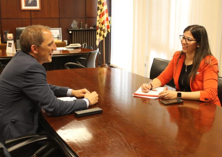 El subdelegat del Govern, José Crespín, manté una reunió de treball amb Lorena González