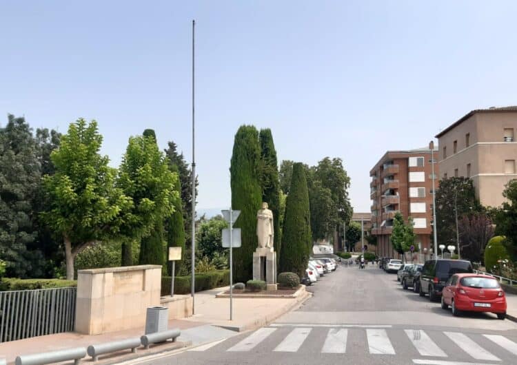 Retiren l’estelada de l’estàtua de Jaume d’Urgell a Balaguer