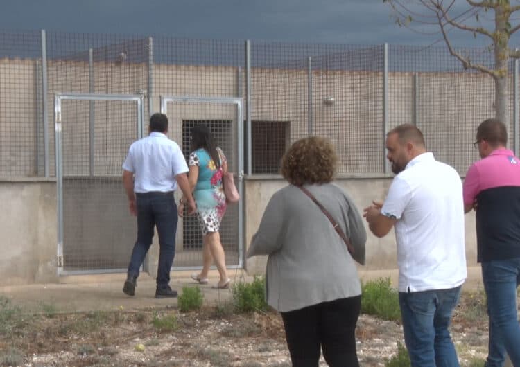 Visita de la Paeria i el Consell comarcal de la Noguera al Refugi d’Animals de Balaguer