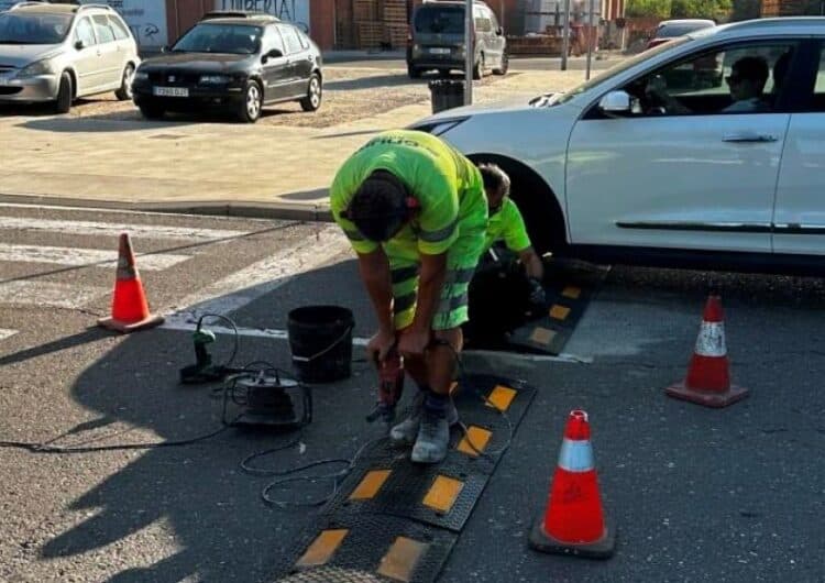 La Paeria instal·la bandes per a la reducció de la velocitat