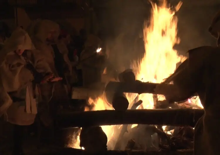 Balaguer encen la Foguera dels Innocents amb l’arribada dels carboners