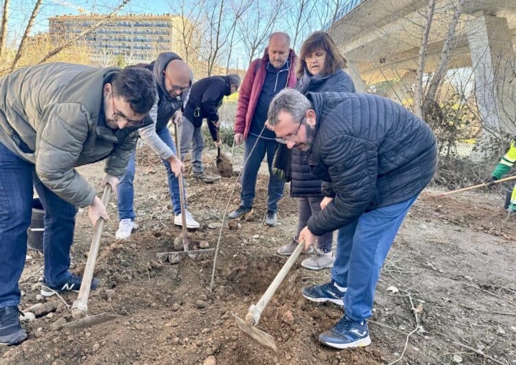 La Paeria realitza tasques de millora i adequació de la zona propera al camí de les Franqueses