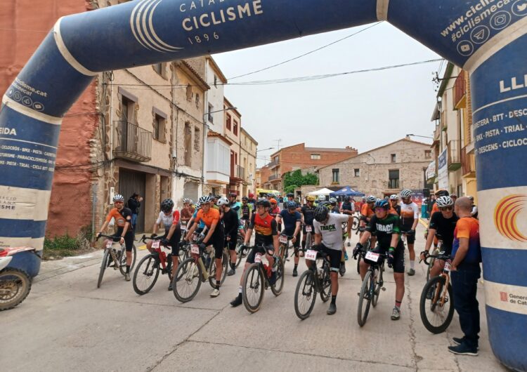 Uns 400 ciclistes participen en la 5a edició de la Marxa BTT Secans de la Noguera a Algerri