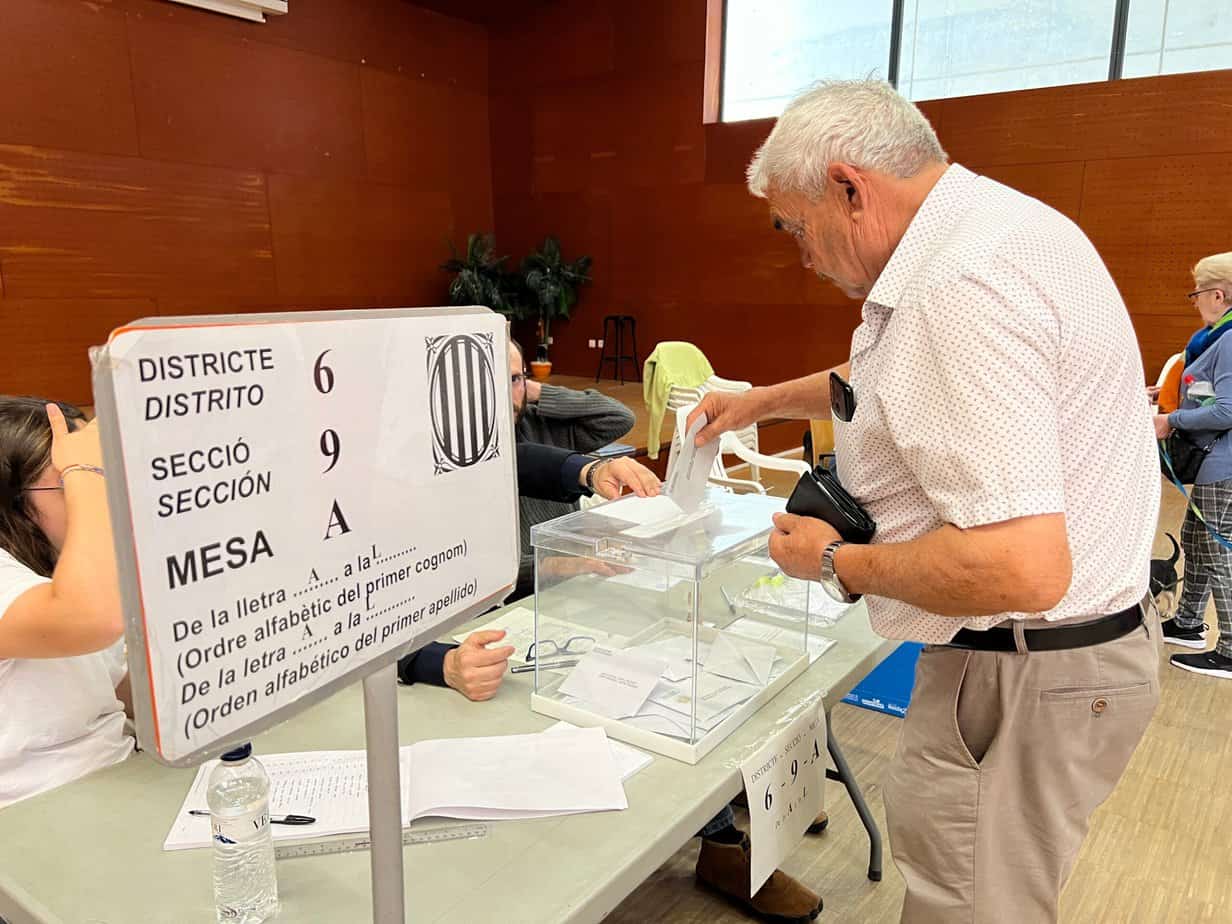 La participació en les eleccions del 12-M a les 13 hores és del 26,89%, més de 4 punts més que el 2021