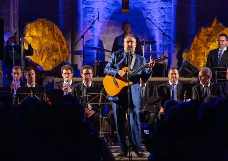 Roger Mas i la Cobla de Sant Jordi omplen la col·legiata de Sant Pere de Ponts