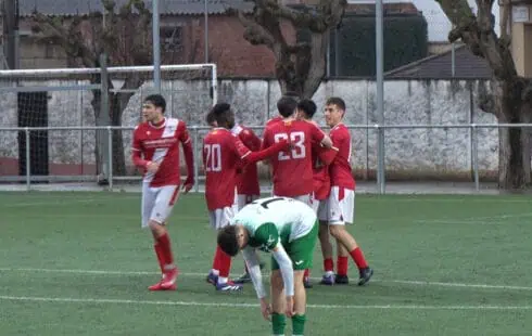 El CE Artesa de Segre guanya 3-0 a la UE Sants en un partit marcat per la forta pluja
