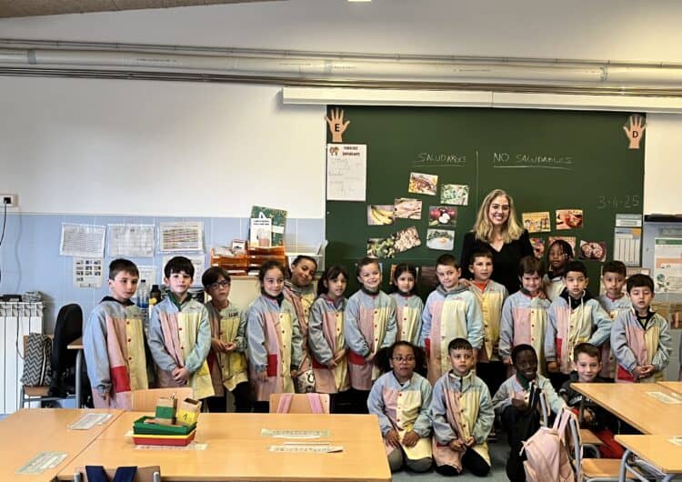 El taller ‘Cuidem el somriure’ arriba a l’escola Mont-Roig