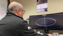 689210 Salvadorjribas, l’asteroide batejat amb el nom del director del PAM