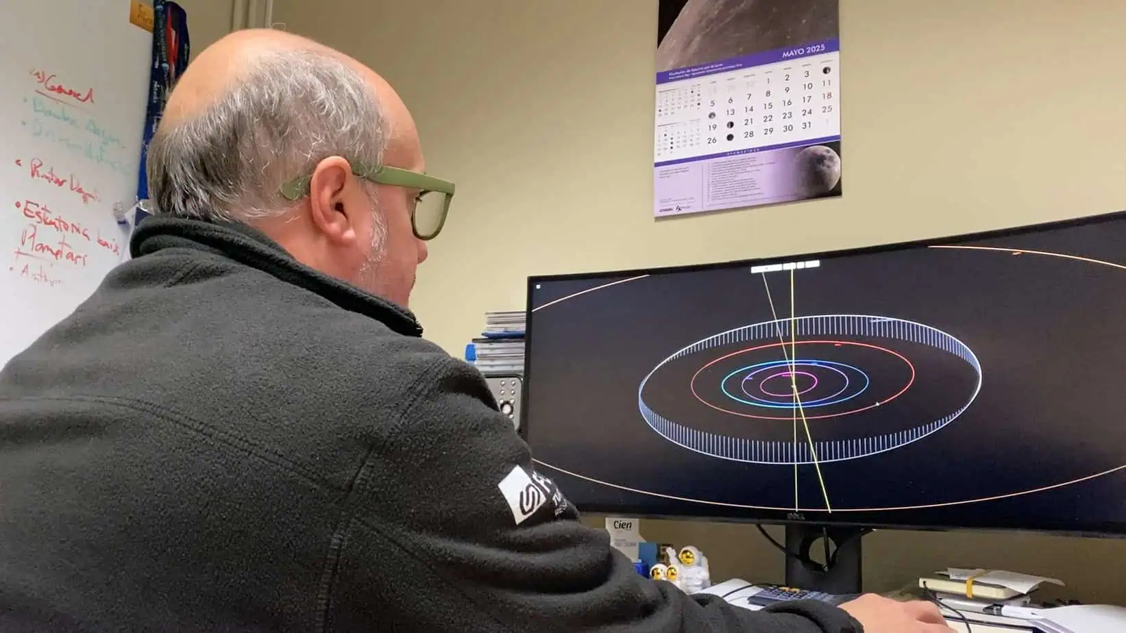 689210 Salvadorjribas, l’asteroide batejat amb el nom del director del PAM