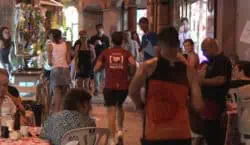 El Centre Històric viu una nit d’esport i comerç