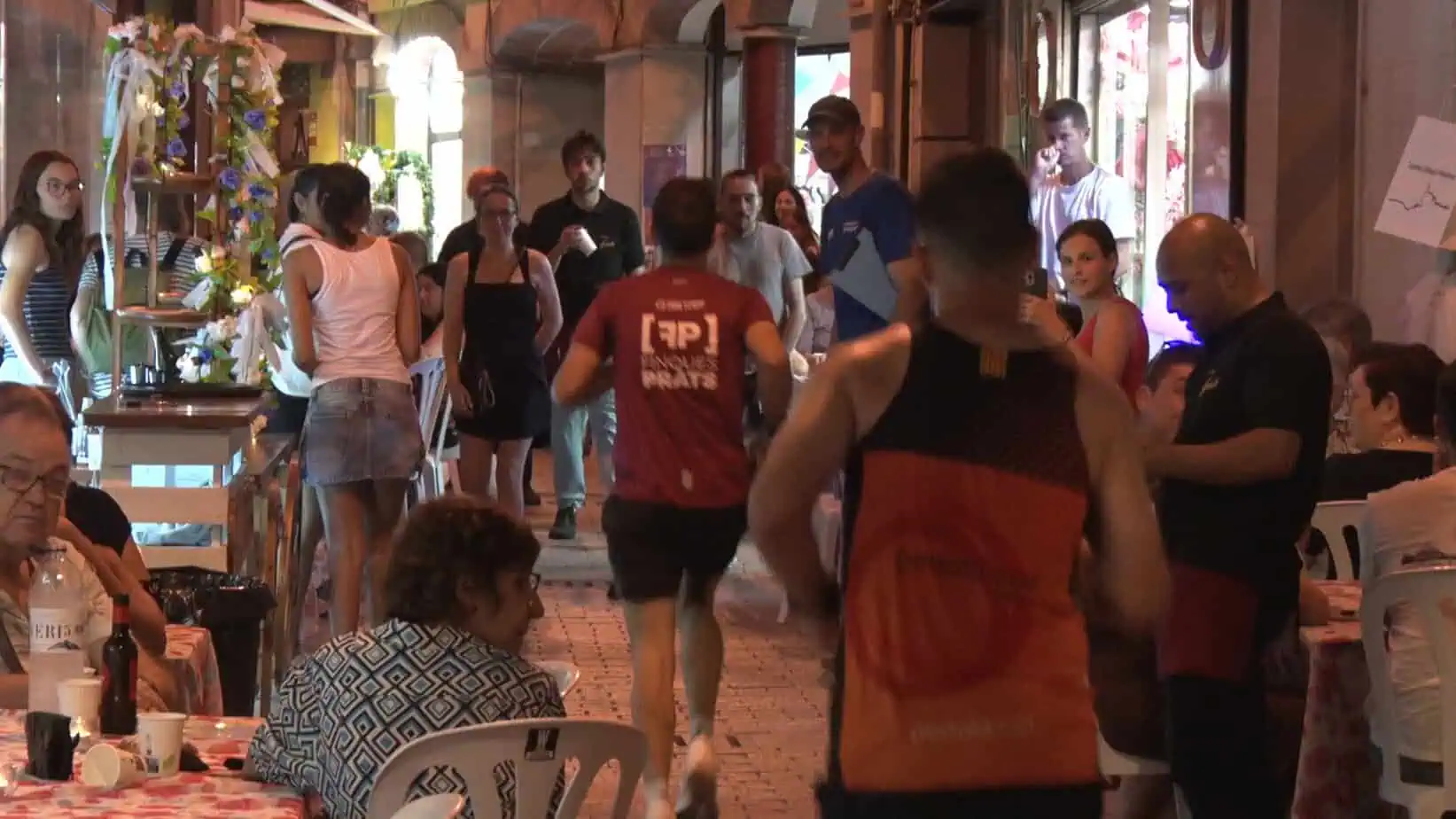 El Centre Històric viu una nit d’esport i comerç
