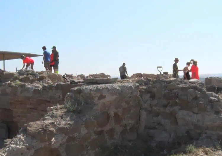 El Cota Zero continua dibuixant el palau comtal del Castell Formós