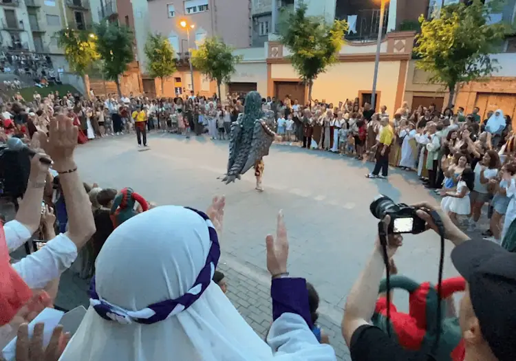Balaguer reviu el seu passat medieval amb la baixada de l’Harpia i el ‘Ball del Salt’