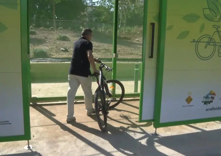 Balaguer potencia les rutes ciclistes amb un nou aparcament intel·ligent