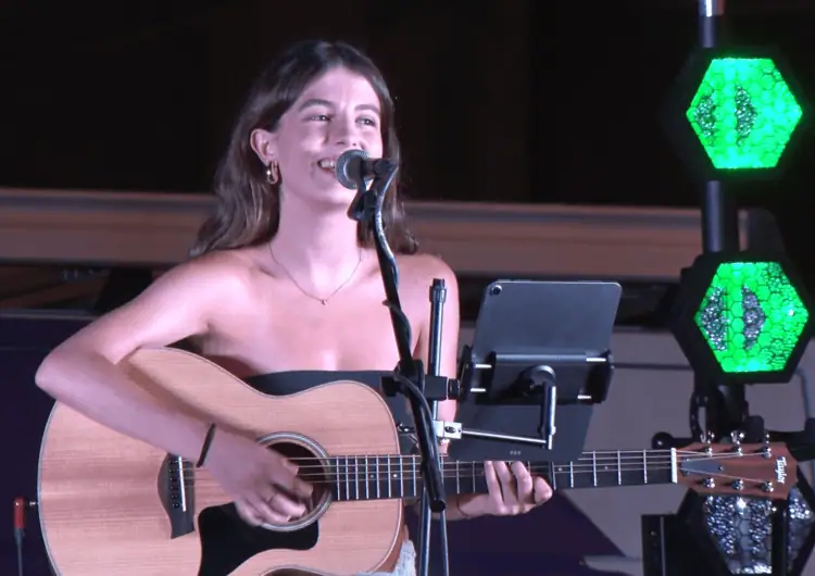 Maria Baró emociona el públic en una nova cita del ‘Música i Tapes’