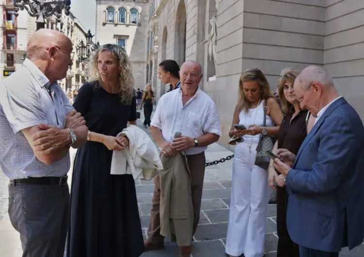 El Govern prepara un paquet d’ajudes per als damnificats per l’incendi de Torrefeta