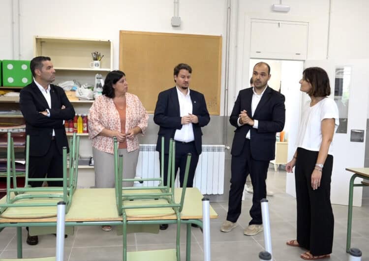 Castelló de Farfanya estrena la reforma de l’escola, que portava un any i mig apuntalada