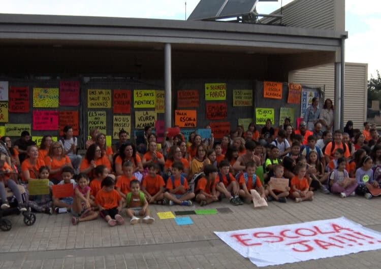 La comunitat educativa de l’Escola Mont-roig continua ‘picant pedra’