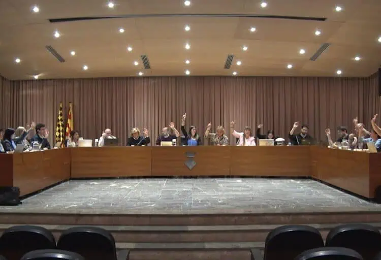 Unanimitat per la millora de l’atenció social a les escoles i per la defensa del model lingüístic català