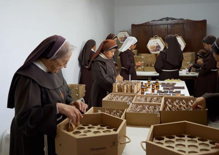 Alemany presenta el seu primer calendari d’Advent, una proposta que combina tradició i compromís social