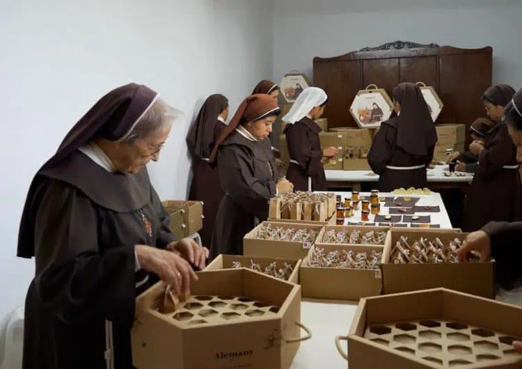 Alemany presenta el seu primer calendari d’Advent, una proposta que combina tradició i compromís social