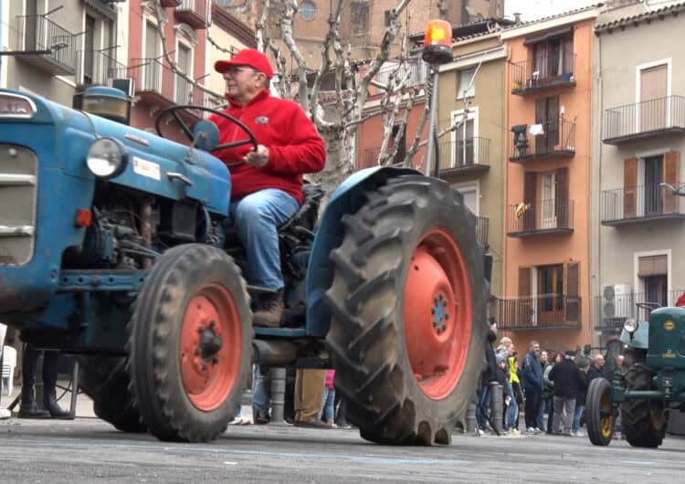 Balaguer no falla en la tradició dels Tres tombs de Sant Antoni