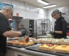 La mona pren forma: xocolata, tradició i art als obradors