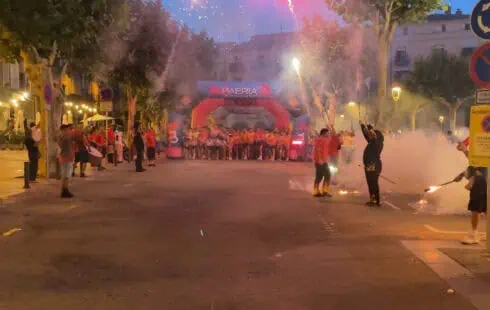 Esport, gastronomia i comerç en una nit càlida al Centre Històric
