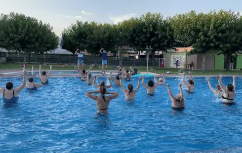 Les piscines de Ponent es mouen al ritme de GyQua