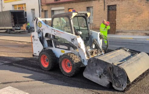 Comencen les obres d’asfaltatge al carrer Urgell